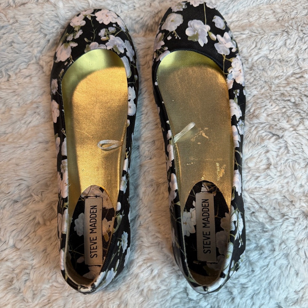 Steve Madden Ballet Flats - Picture 3 of 5